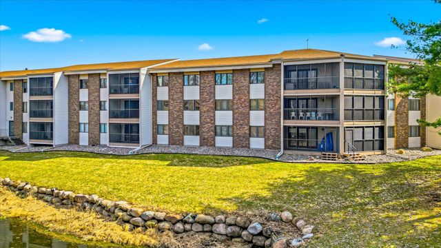 3150 Glen Oaks Avenue 105A, White Bear Lake, MN 55110
