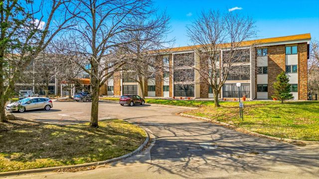 3150 Glen Oaks Avenue 105A, White Bear Lake, MN 55110