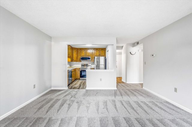 3150 Glen Oaks Avenue 105A, White Bear Lake, MN 55110
