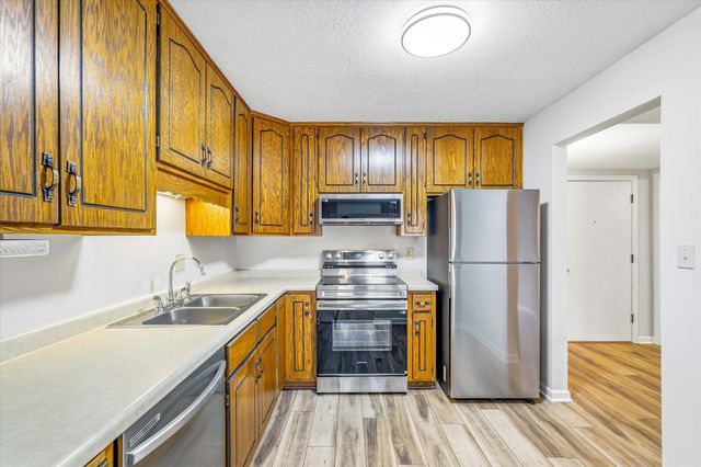 3150 Glen Oaks Avenue 105A, White Bear Lake, MN 55110