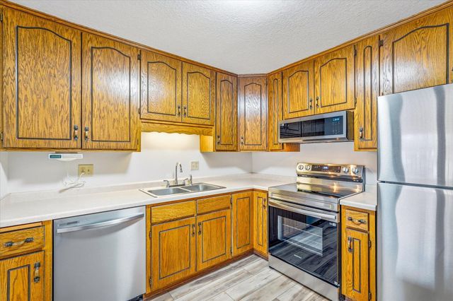 3150 Glen Oaks Avenue 105A, White Bear Lake, MN 55110