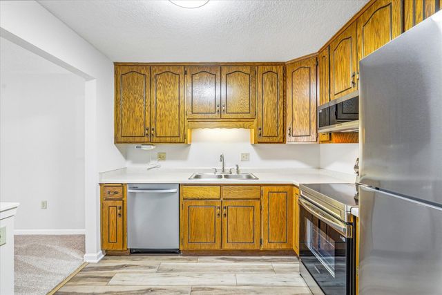 3150 Glen Oaks Avenue 105A, White Bear Lake, MN 55110