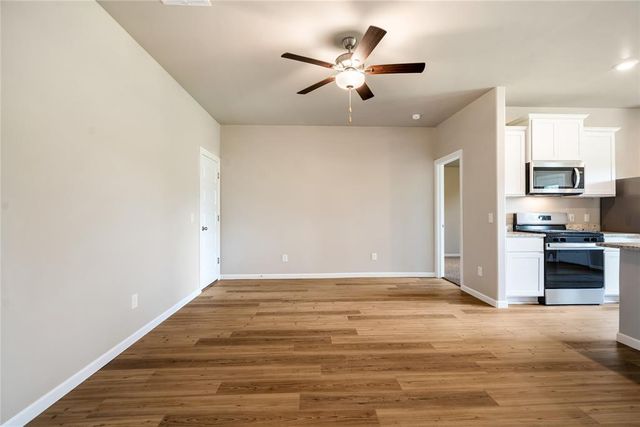 1910 Redwood Lane, El Reno, OK 73036