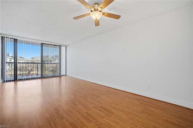 3288 Page Ave Apt 314, Virginia Beach, VA 23451