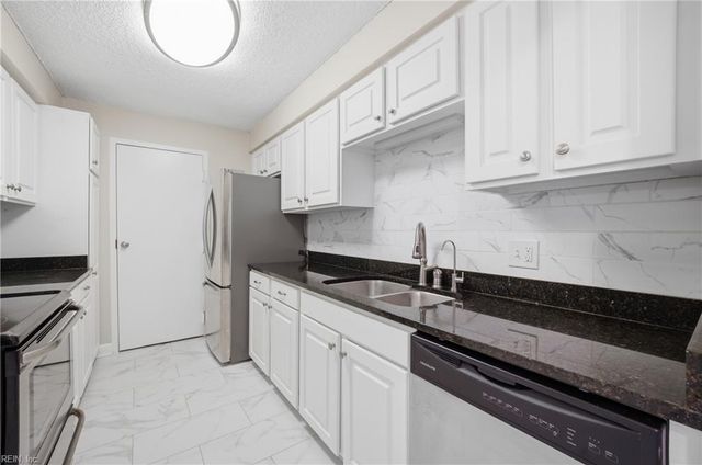 3288 Page Ave Apt 314, Virginia Beach, VA 23451