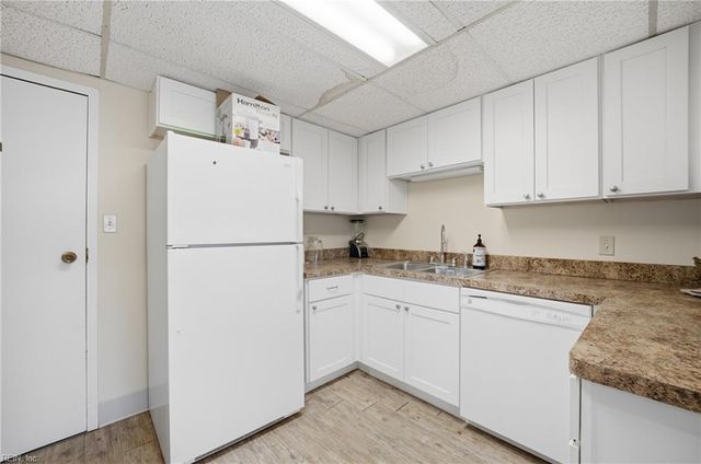 3288 Page Ave Apt 314, Virginia Beach, VA 23451