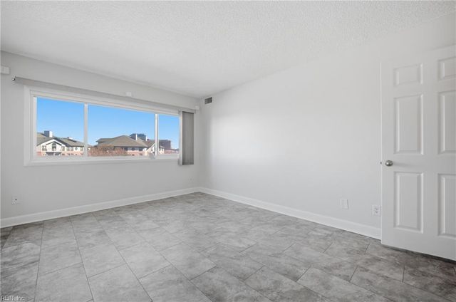 3288 Page Ave Apt 314, Virginia Beach, VA 23451