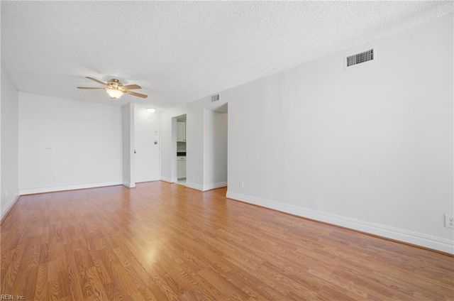 3288 Page Ave Apt 314, Virginia Beach, VA 23451