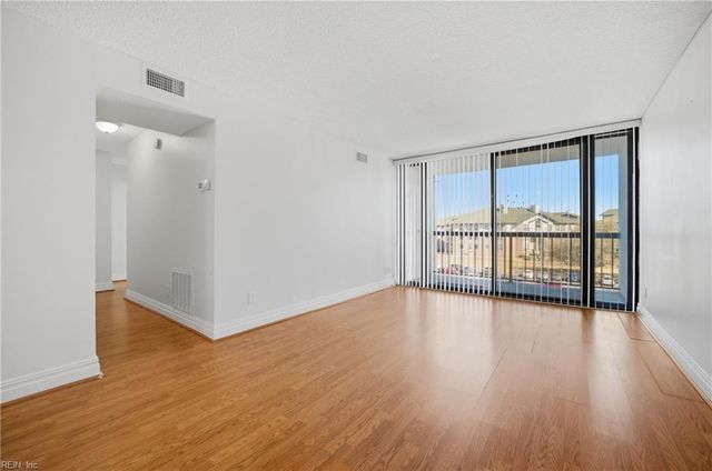 3288 Page Ave Apt 314, Virginia Beach, VA 23451