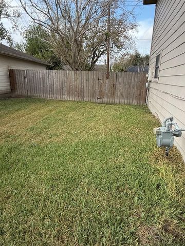 16410 Amy Ridge Road, Houston, TX 77053