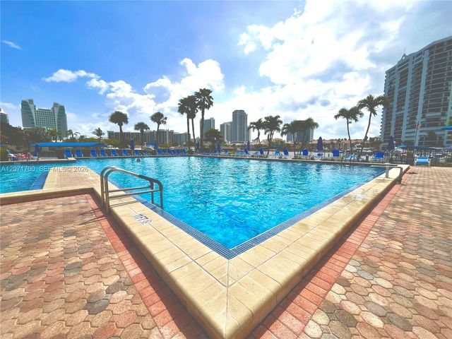 2500 Parkview Drive 1705, Hallandale Beach, FL 33009