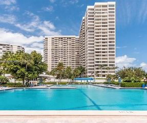 2500 Parkview Drive 1705, Hallandale Beach, FL 33009