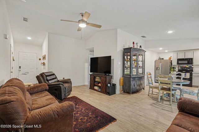 3211 Halden Avenue SE, Palm Bay, FL 32909