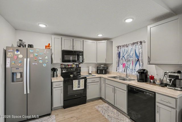 3211 Halden Avenue SE, Palm Bay, FL 32909