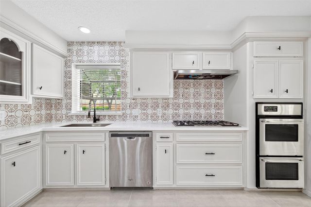 19502 Enchanted Oaks Drive, Spring, TX 77388