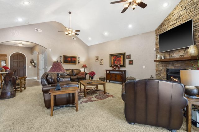 3443 W Hestand Street, Springfield, MO 65803