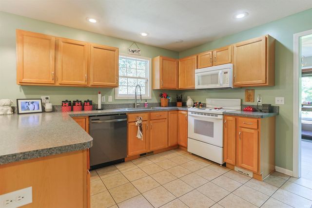 29553 Lakefield Court, Elkhart, IN 46514