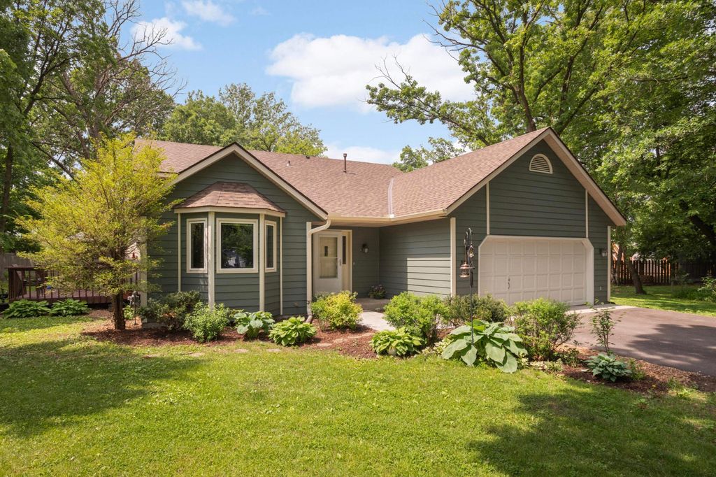 2745 Maplewood Circle, Monticello, MN 55362