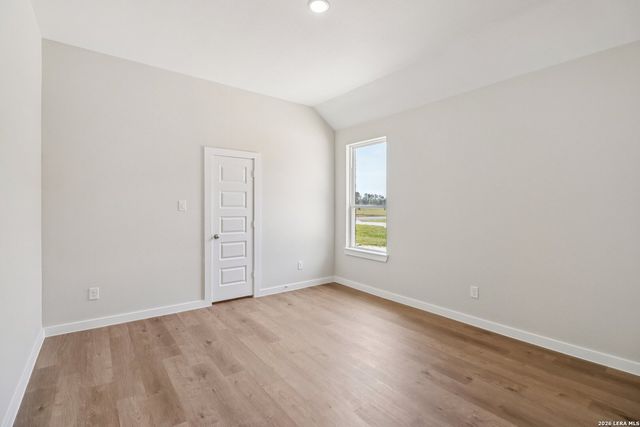 325 FIREWHEEL LOOP, Floresville, TX 78114