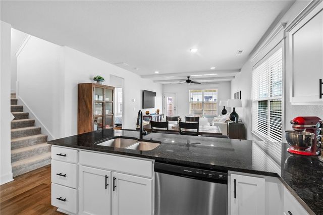 1712 W Broadway Place, Rogers, AR 72758