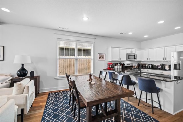 1712 W Broadway Place, Rogers, AR 72758