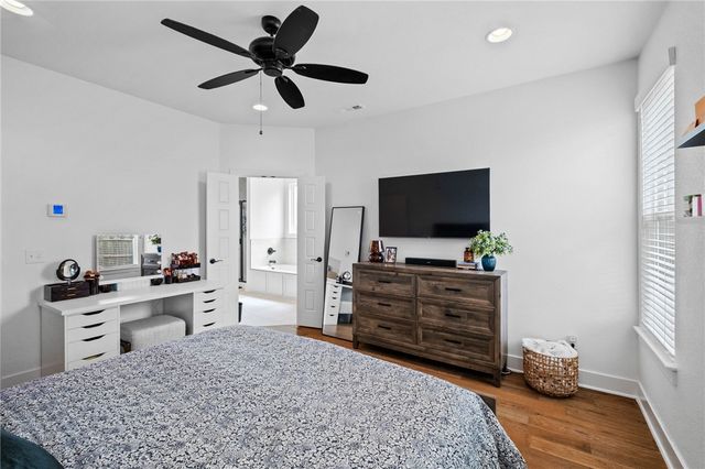 1712 W Broadway Place, Rogers, AR 72758