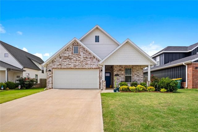 1712 W Broadway Place, Rogers, AR 72758