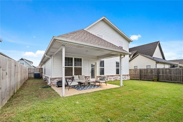 1712 W Broadway Place, Rogers, AR 72758
