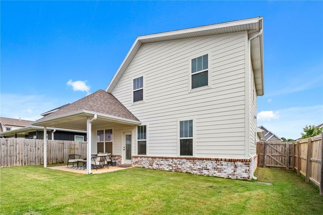 1712 W Broadway Place, Rogers, AR 72758
