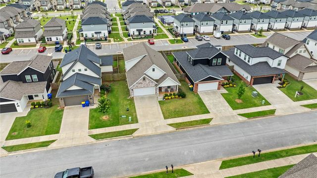 1712 W Broadway Place, Rogers, AR 72758
