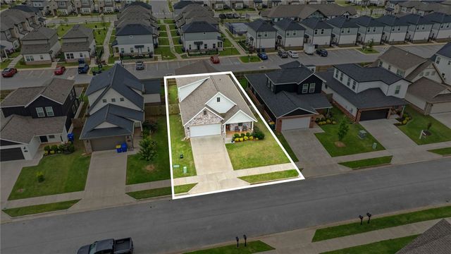 1712 W Broadway Place, Rogers, AR 72758