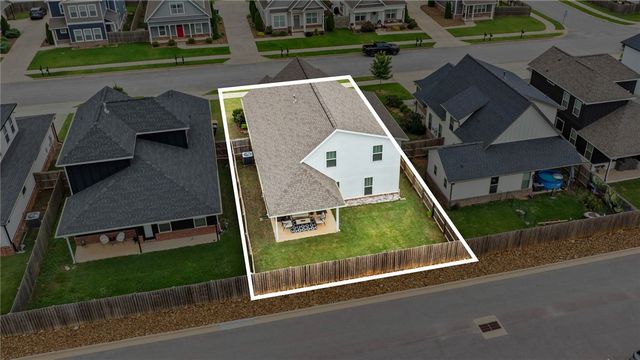 1712 W Broadway Place, Rogers, AR 72758