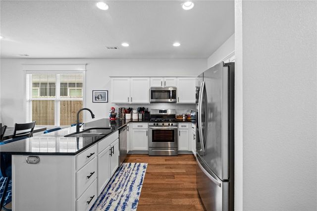 1712 W Broadway Place, Rogers, AR 72758