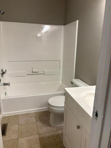 1652 Bennigan Drive, 175A, Hilliard, OH 43026