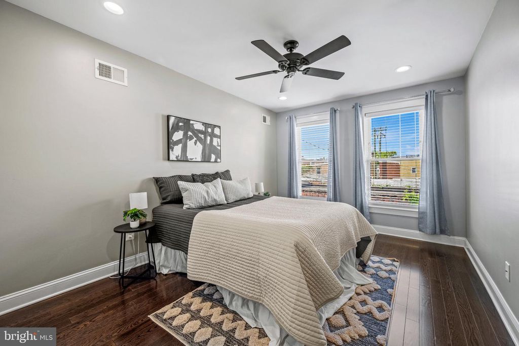 Image 17 of property listing at 6 W RANDALL ST, Baltimore, MD 21230