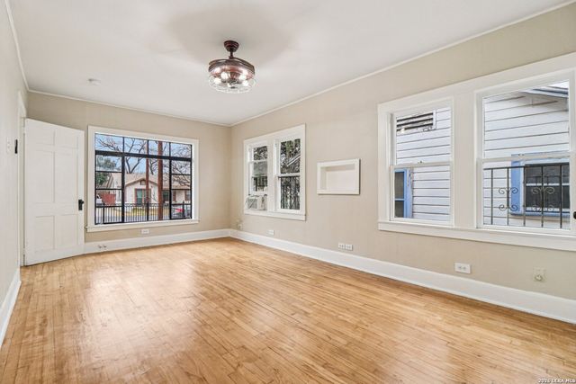 2114 Lee Hall, San Antonio, TX 78201