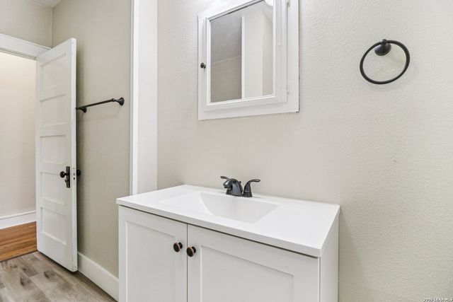 2114 Lee Hall, San Antonio, TX 78201