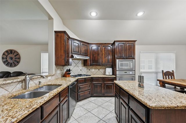 124 Griffin Avenue, Fate, TX 75189