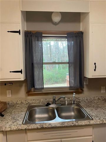 683 Collier Road, Toccoa, GA 30577