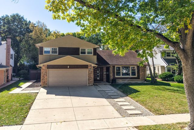 415 W NOYES Street, Arlington Heights, IL 60005