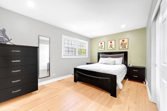 415 W NOYES Street, Arlington Heights, IL 60005