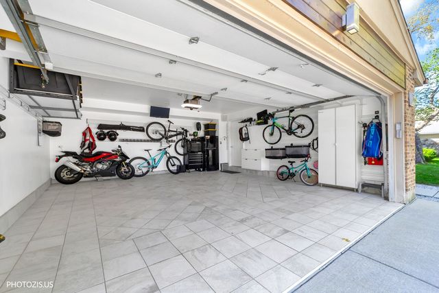 415 W NOYES Street, Arlington Heights, IL 60005