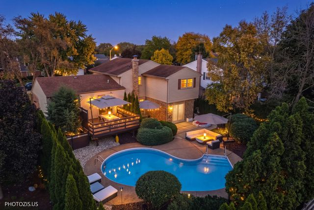 415 W NOYES Street, Arlington Heights, IL 60005