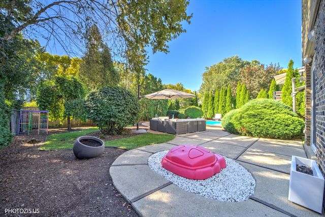 415 W NOYES Street, Arlington Heights, IL 60005