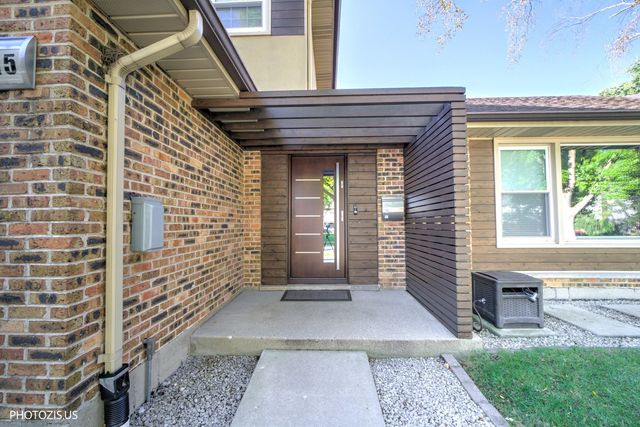 415 W NOYES Street, Arlington Heights, IL 60005