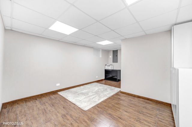 415 W NOYES Street, Arlington Heights, IL 60005