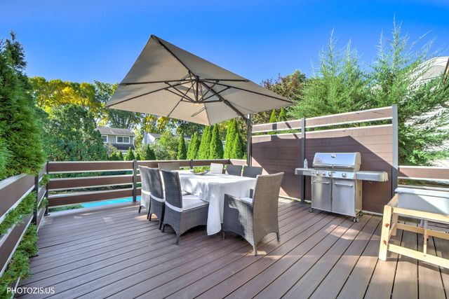 415 W NOYES Street, Arlington Heights, IL 60005