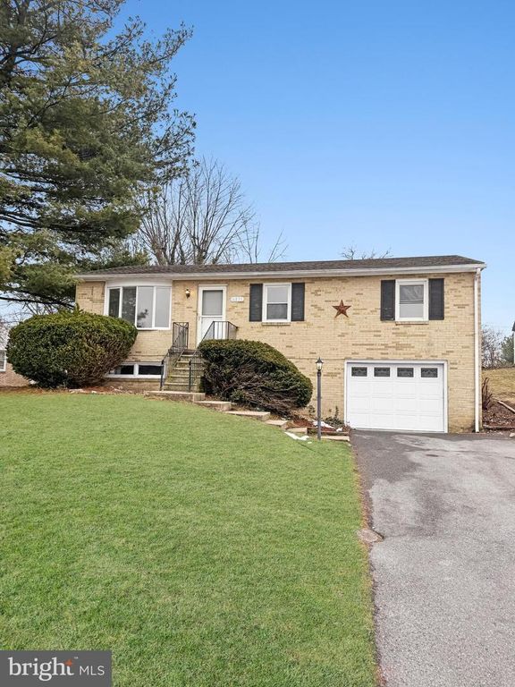 16835 PETMAR CIR, Hagerstown, MD 21742