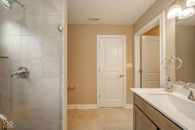 402 Luellen Way, New Castle, IN 47362