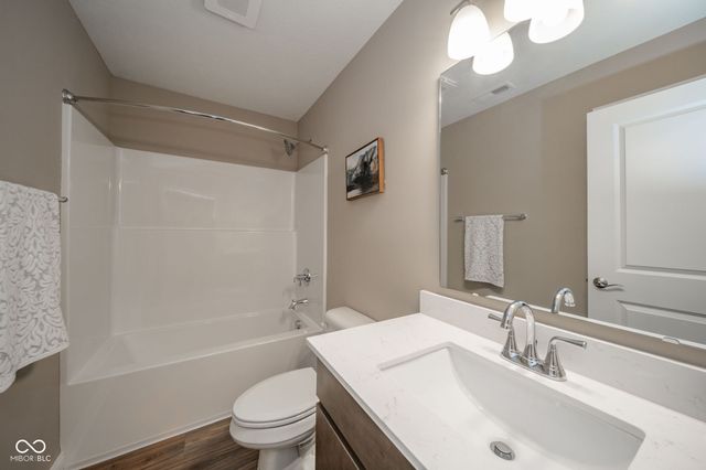 402 Luellen Way, New Castle, IN 47362